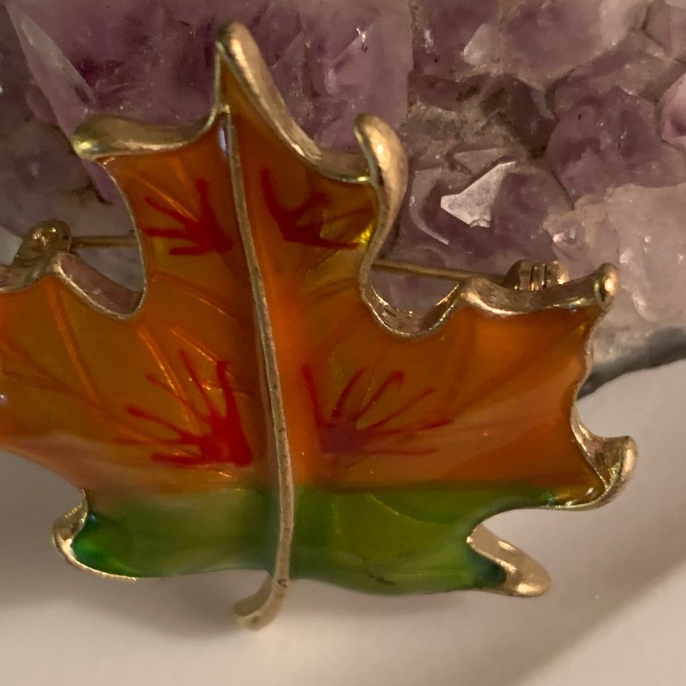 Fall leaf pin 2 inch tall 1.7 wide enamel